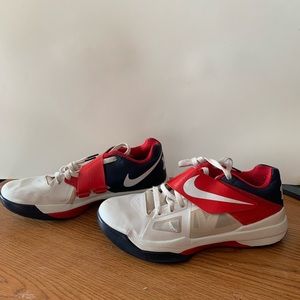 KD IV USA size 9.5. Good condition!